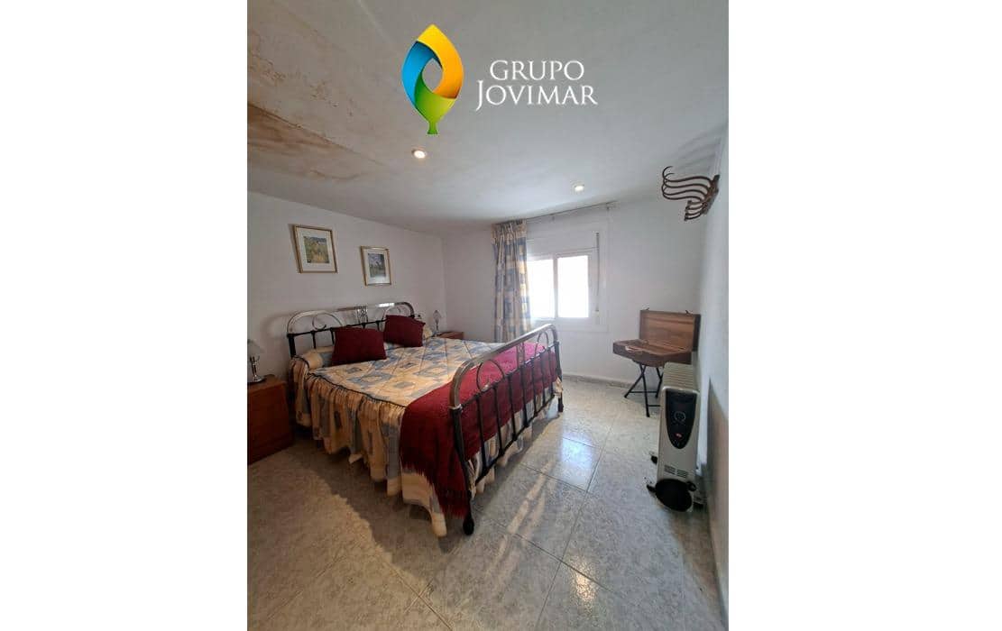 3 bedroom Townhouse for sale in Hueneja - € 33,000 (Ref: 9820644)