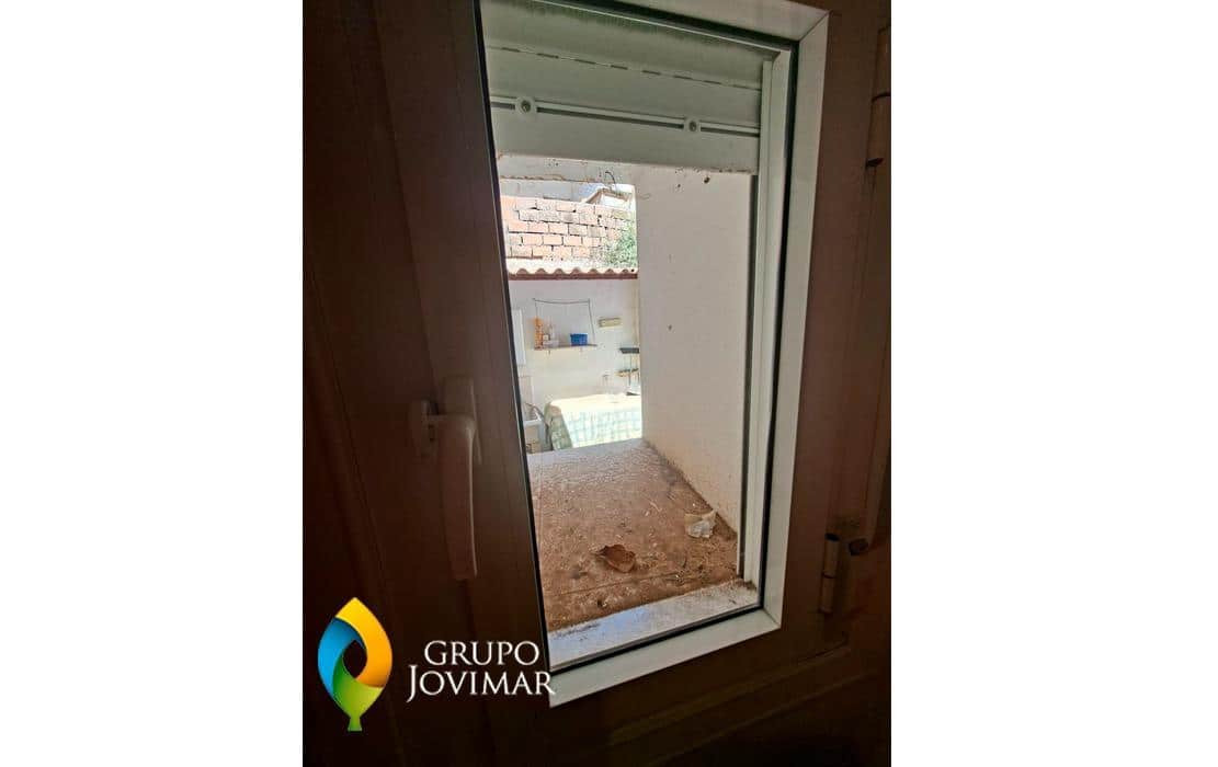 3 bedroom Townhouse for sale in Hueneja - € 33,000 (Ref: 9820644)