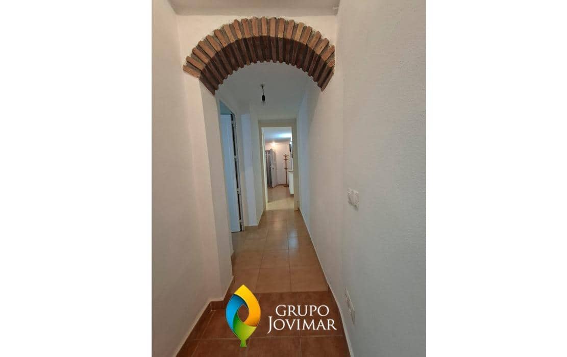 5 bedroom Townhouse for sale in Guadix with garage - € 138,000 (Ref: 9920564)