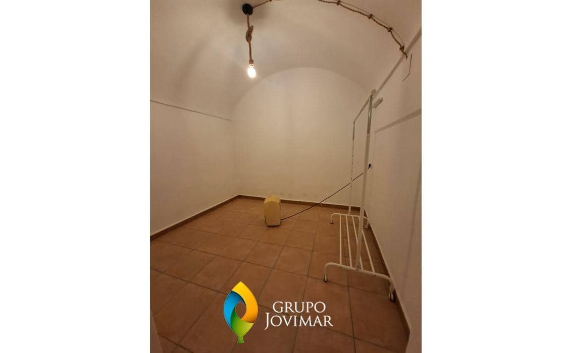 5 bedroom Townhouse for sale in Guadix with garage - € 138,000 (Ref: 9920564)