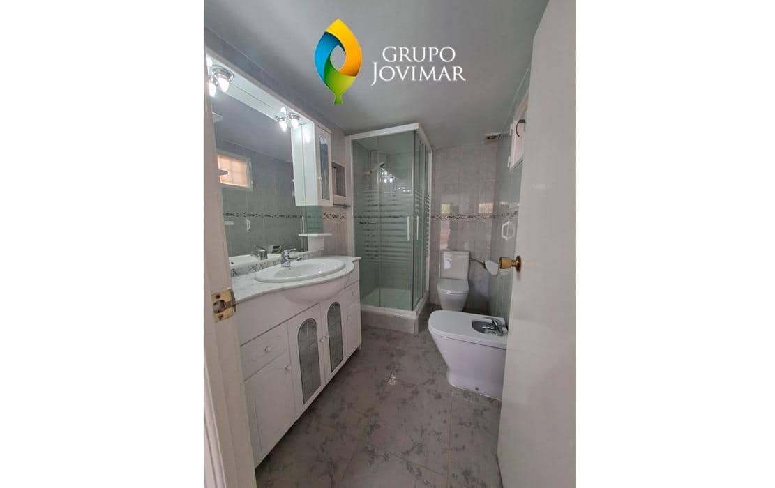 5 bedroom Townhouse for sale in Guadix with garage - € 138,000 (Ref: 9920564)
