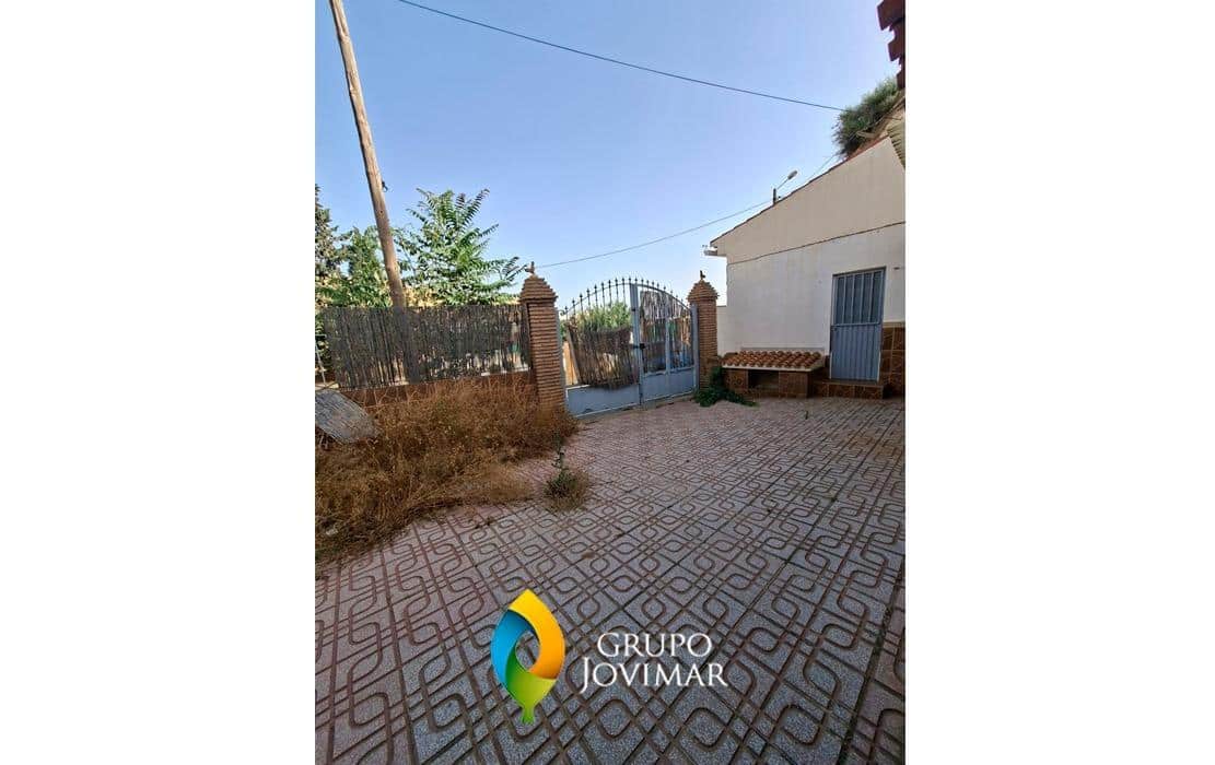 5 bedroom Townhouse for sale in Guadix with garage - € 138,000 (Ref: 9920564)