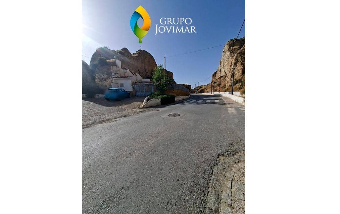 5 bedroom Townhouse for sale in Guadix with garage - € 138,000 (Ref: 9920564)