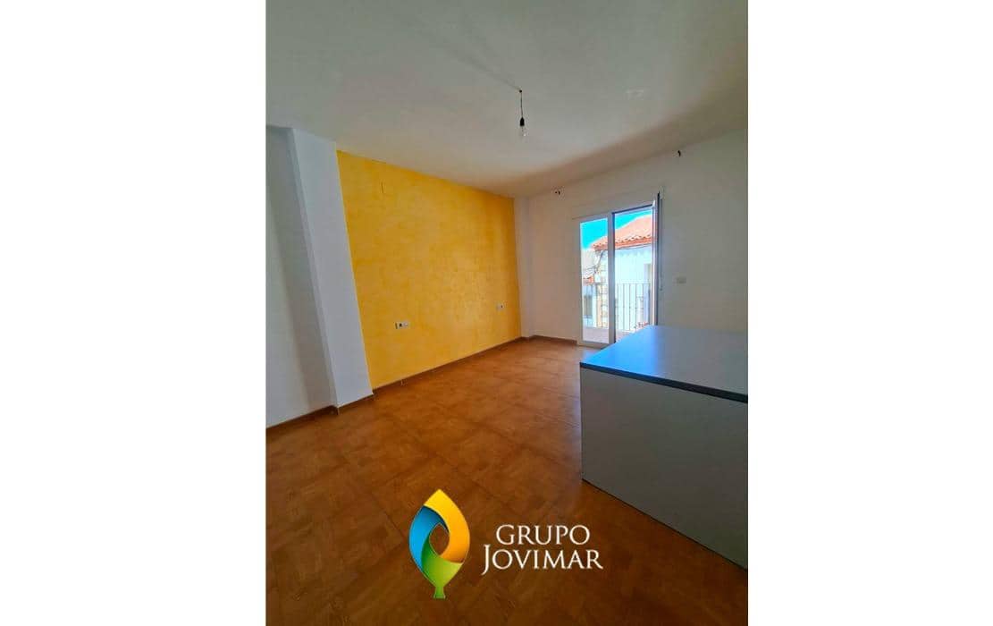 4 soveværelse Lejlighed til salg i Jerez del Marquesado med garage - € 135.500 (Ref: 9990817)