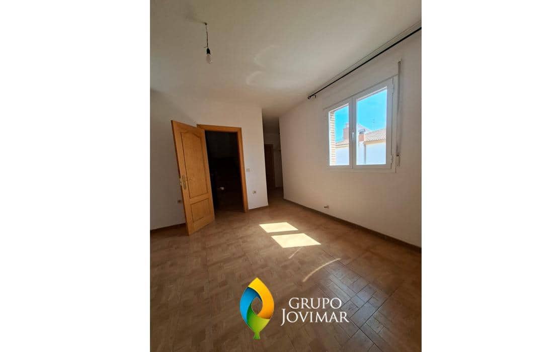4 soveværelse Lejlighed til salg i Jerez del Marquesado med garage - € 135.500 (Ref: 9990817)