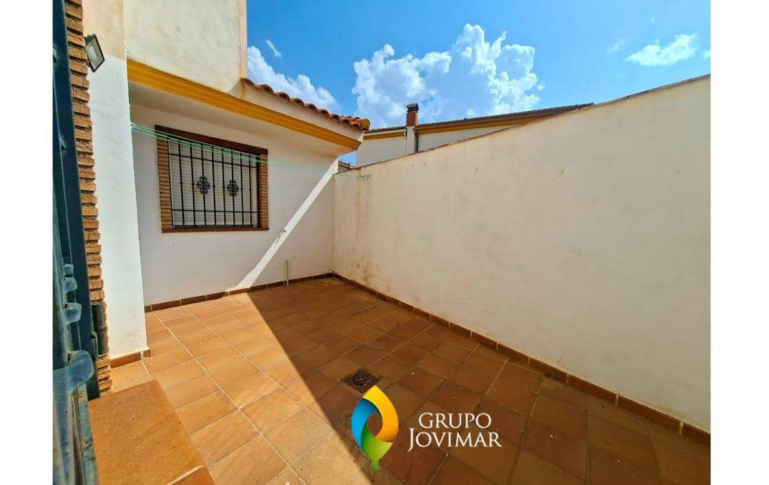 4 soveværelse Lejlighed til salg i Jerez del Marquesado med garage - € 135.500 (Ref: 9990817)