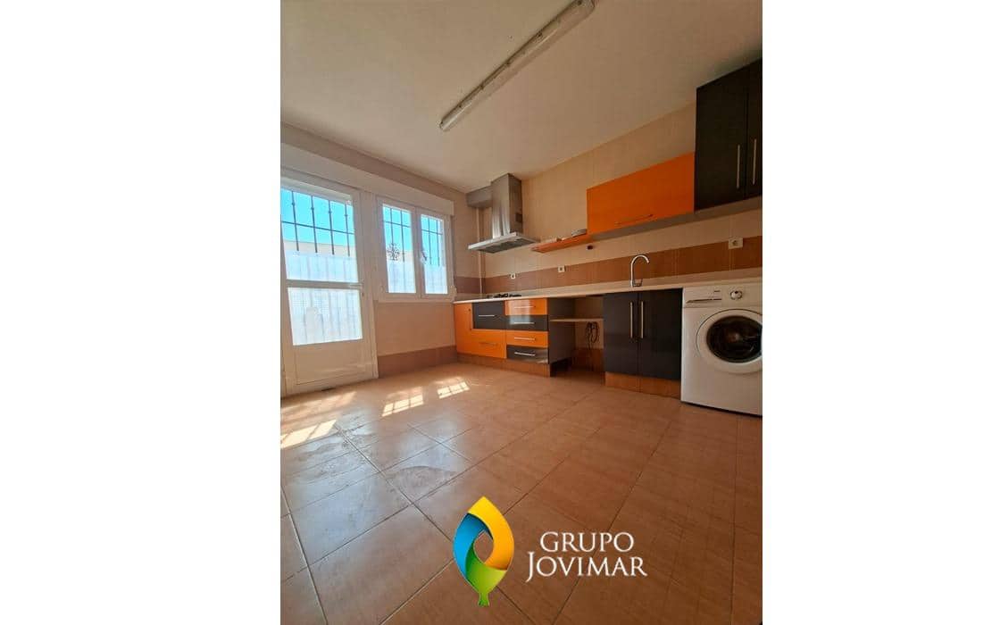 4 soveværelse Lejlighed til salg i Jerez del Marquesado med garage - € 135.500 (Ref: 9990817)