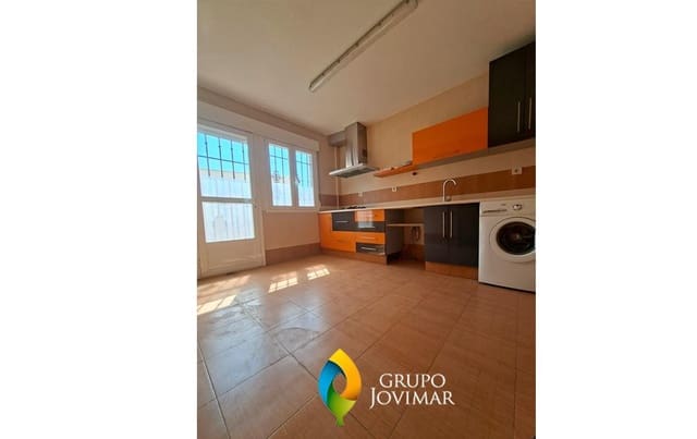 4 soveværelse Lejlighed til salg i Guadix med garage - € 129.990 (Ref: 9990817)