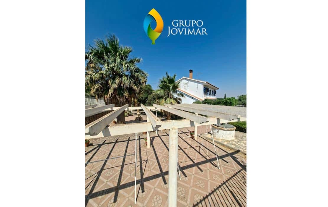 6 bedroom Villa for sale in Guadix with pool garage - € 299,500 (Ref: 9990818)