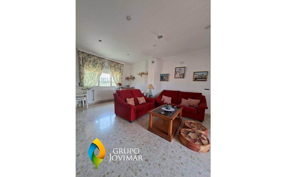6 bedroom Villa for sale in Guadix with pool garage - € 299,500 (Ref: 9990818)