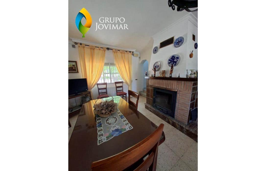 6 bedroom Villa for sale in Guadix with pool garage - € 299,500 (Ref: 9990818)