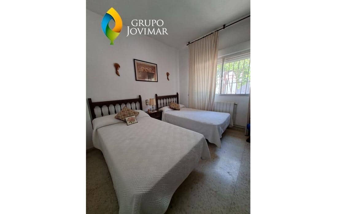 6 bedroom Villa for sale in Guadix with pool garage - € 299,500 (Ref: 9990818)