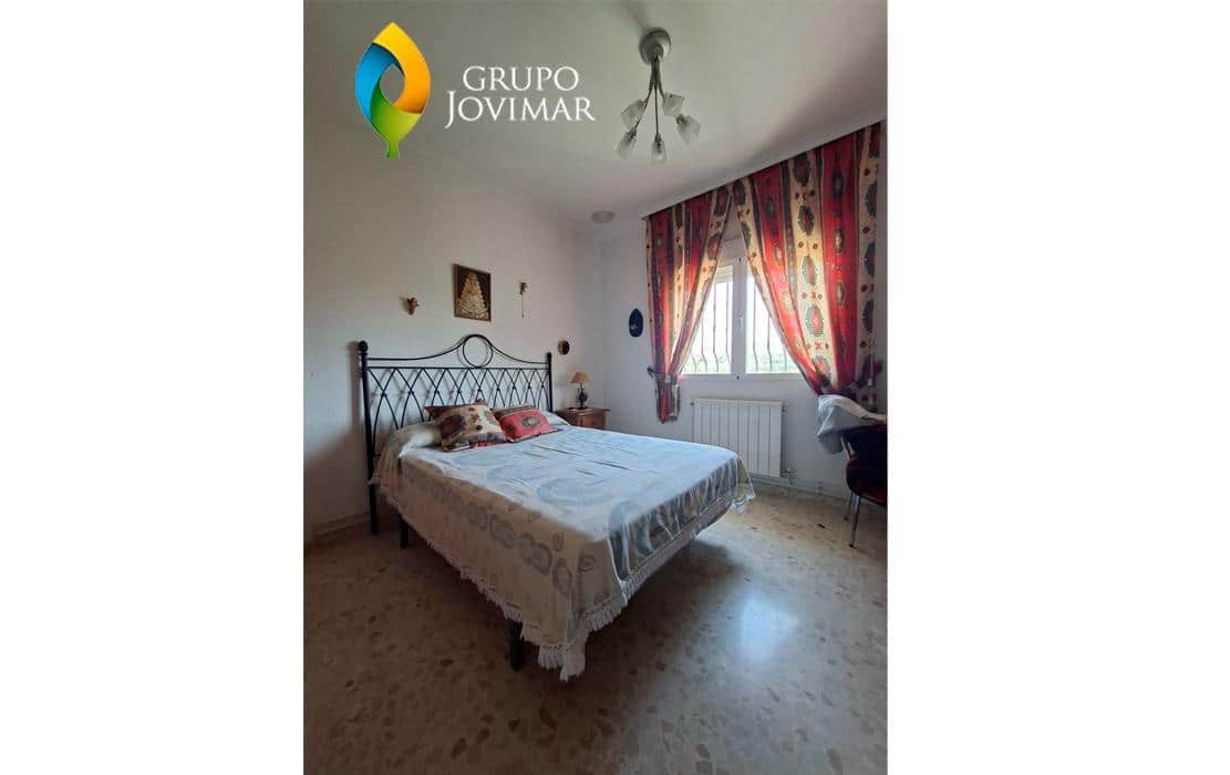 6 bedroom Villa for sale in Guadix with pool garage - € 299,500 (Ref: 9990818)