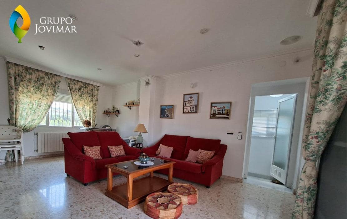 6 bedroom Villa for sale in Guadix with pool garage - € 299,500 (Ref: 9990818)