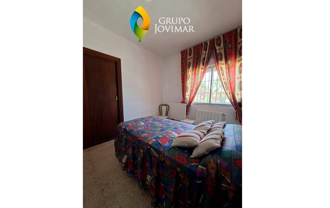 6 bedroom Villa for sale in Guadix with pool garage - € 299,500 (Ref: 9990818)
