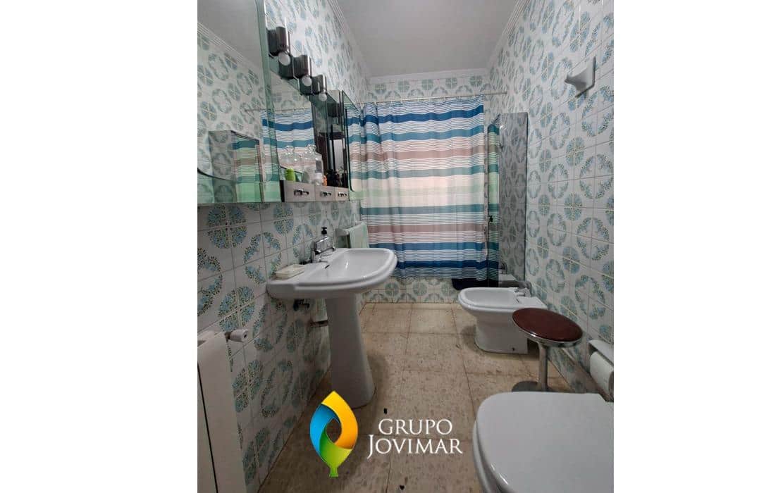 6 bedroom Villa for sale in Guadix with pool garage - € 299,500 (Ref: 9990818)