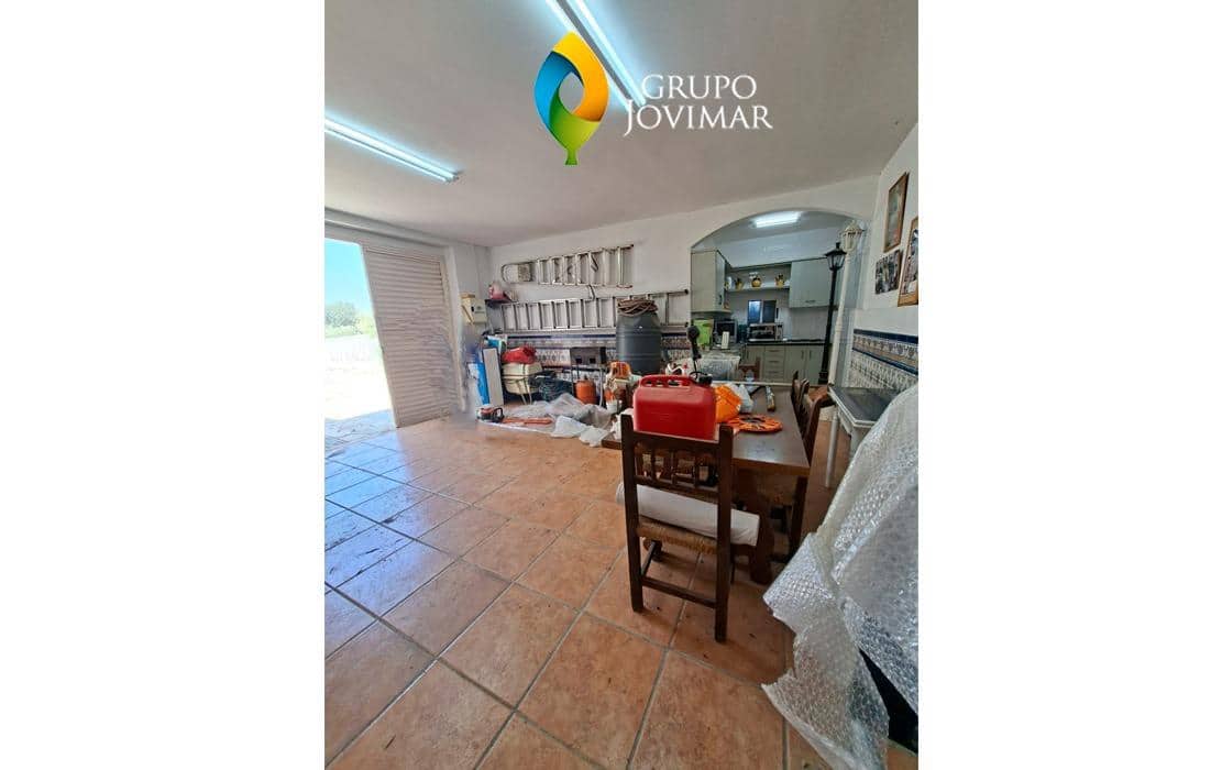 6 bedroom Villa for sale in Guadix with pool garage - € 299,500 (Ref: 9990818)