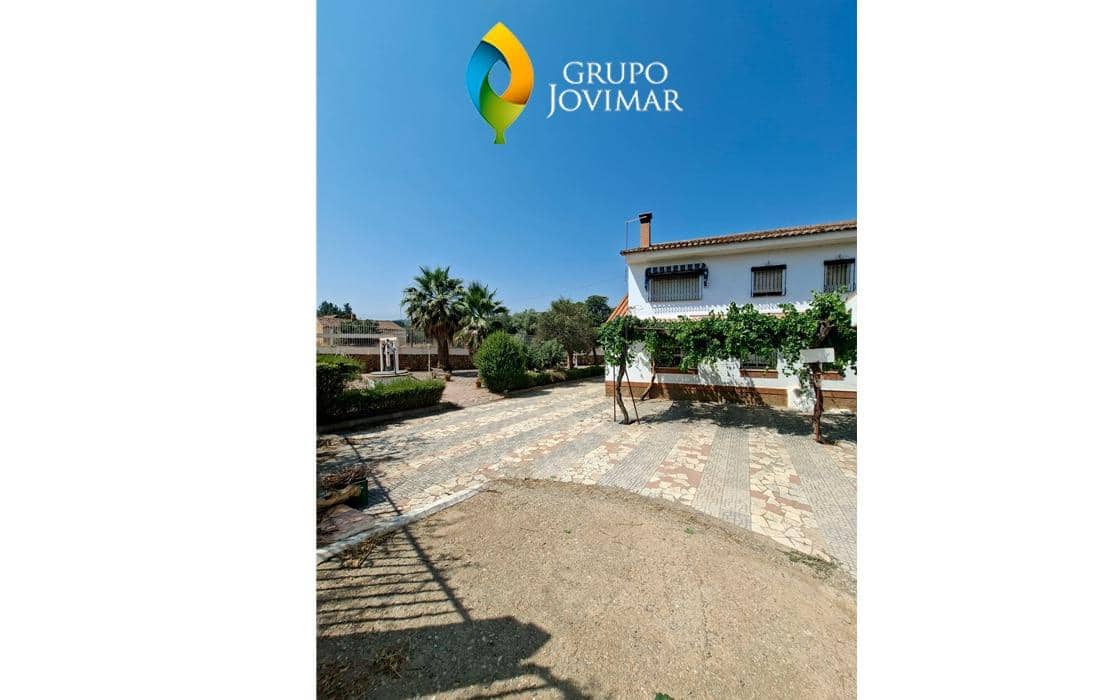 6 bedroom Villa for sale in Guadix with pool garage - € 299,500 (Ref: 9990818)