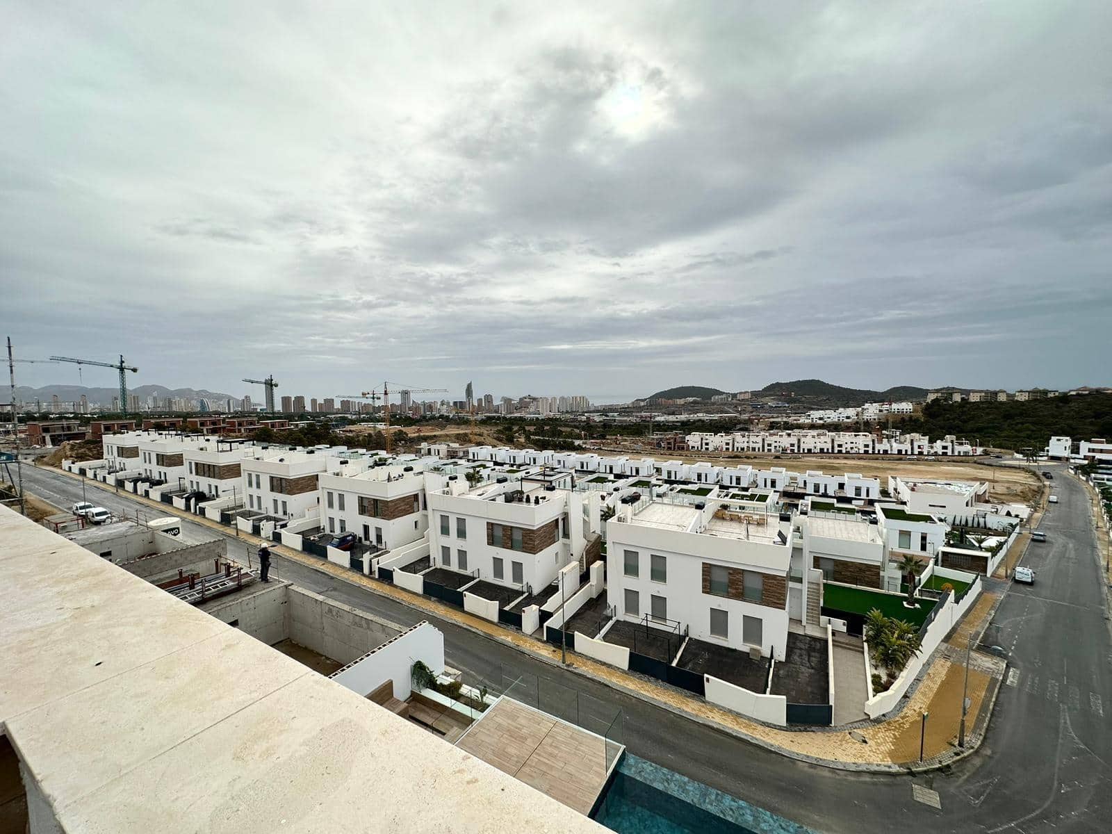 4 soveværelse Villa til salg i Finestrat med swimmingpool - € 1.750.000 (Ref: 8090563)