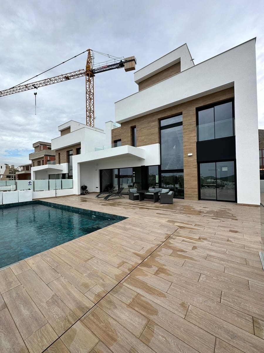 4 soveværelse Villa til salg i Finestrat med swimmingpool - € 1.750.000 (Ref: 8090563)