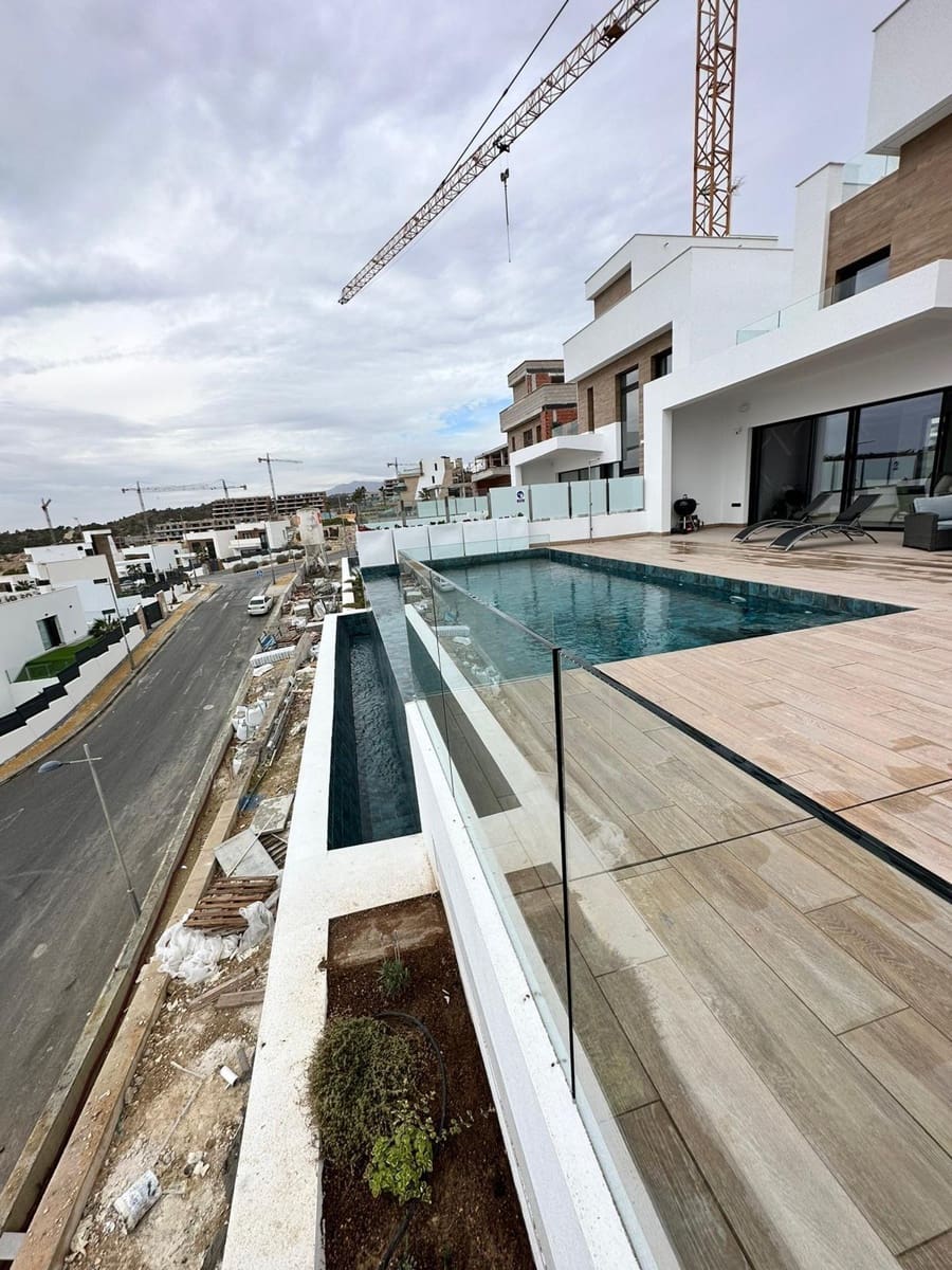 4 soveværelse Villa til salg i Finestrat med swimmingpool - € 1.750.000 (Ref: 8090563)