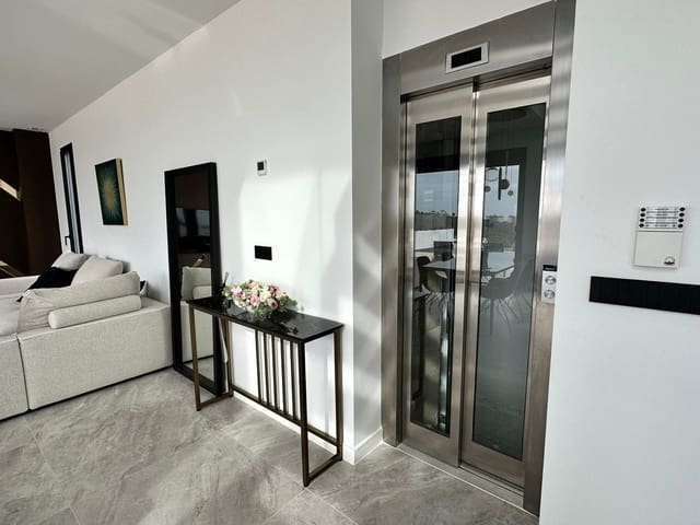 4 sypialnia Willa na sprzedaż w Finestrat z basenem - 1 550 000 € (Ref: 8090563)