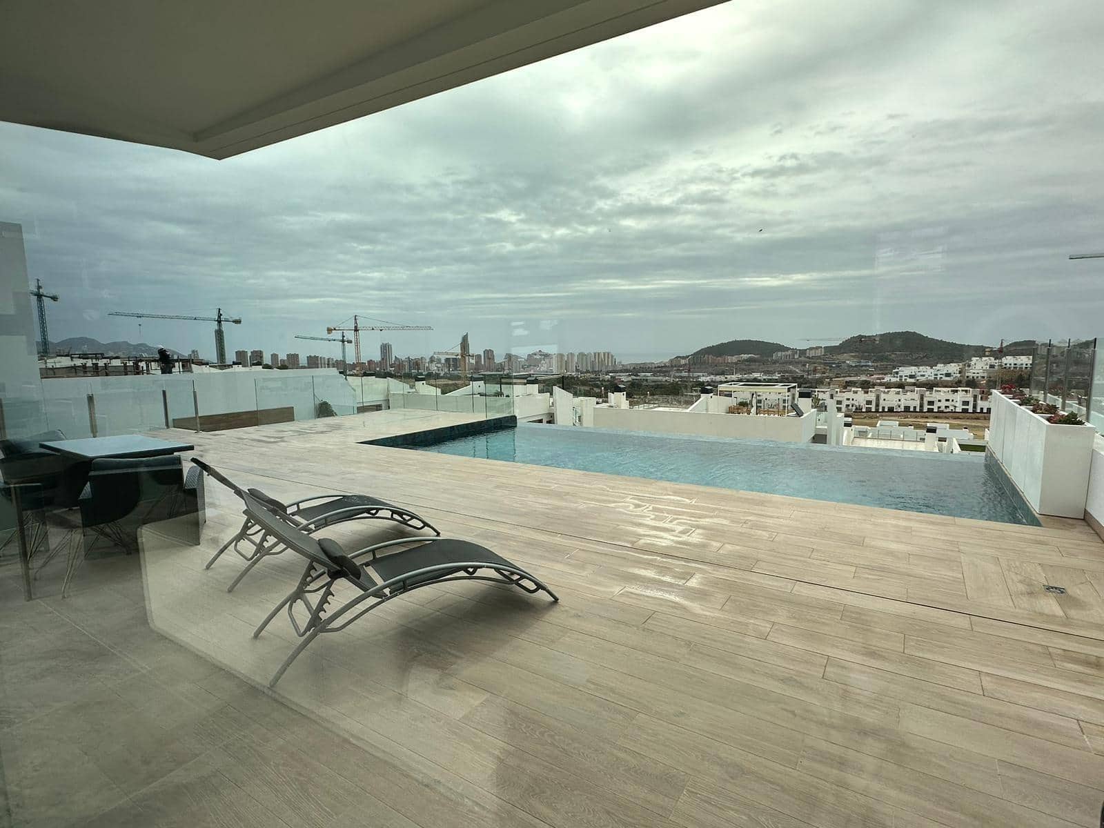 4 soveværelse Villa til salg i Finestrat med swimmingpool - € 1.750.000 (Ref: 8090563)