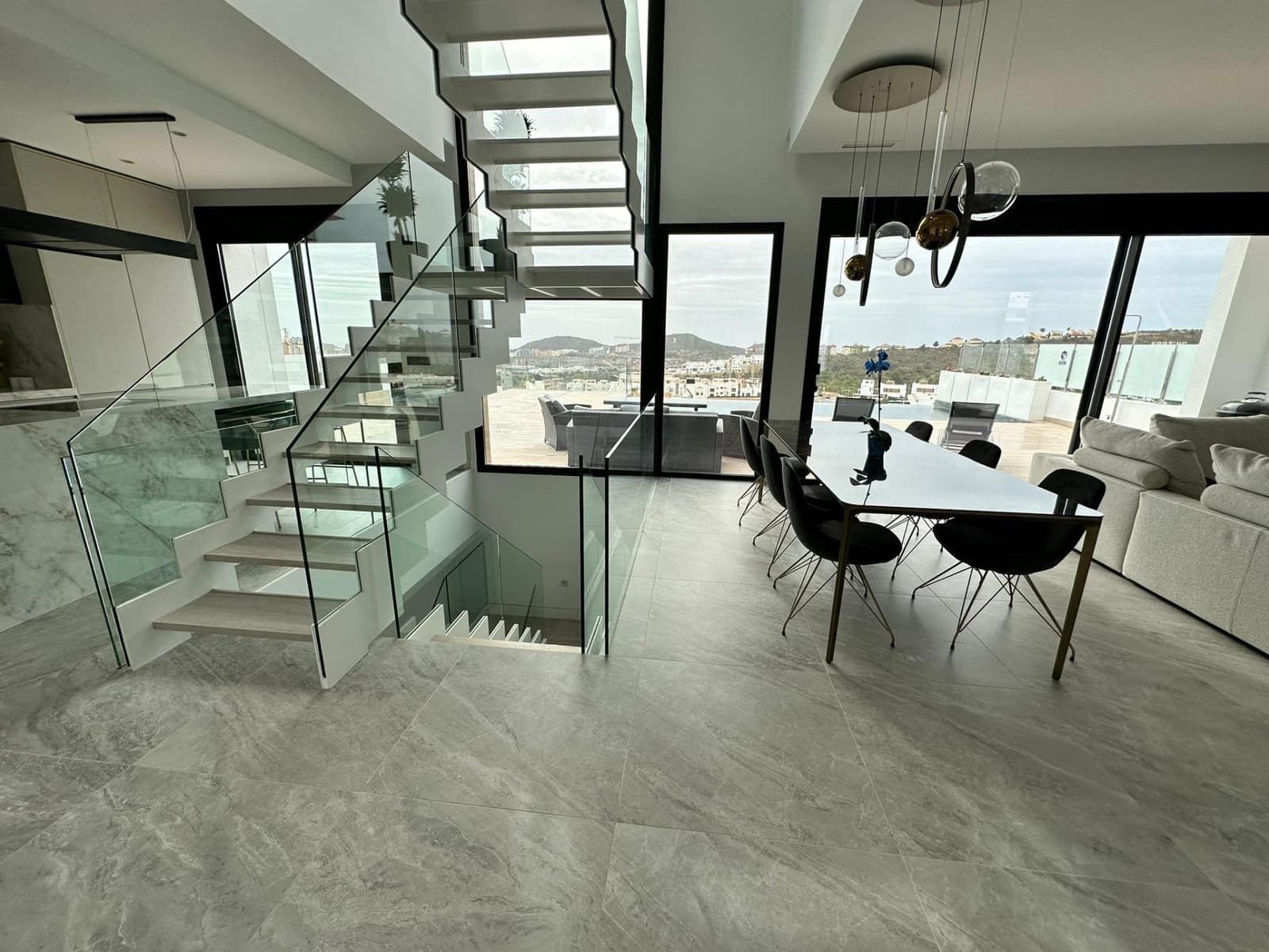 4 soveværelse Villa til salg i Finestrat med swimmingpool - € 1.750.000 (Ref: 8090563)