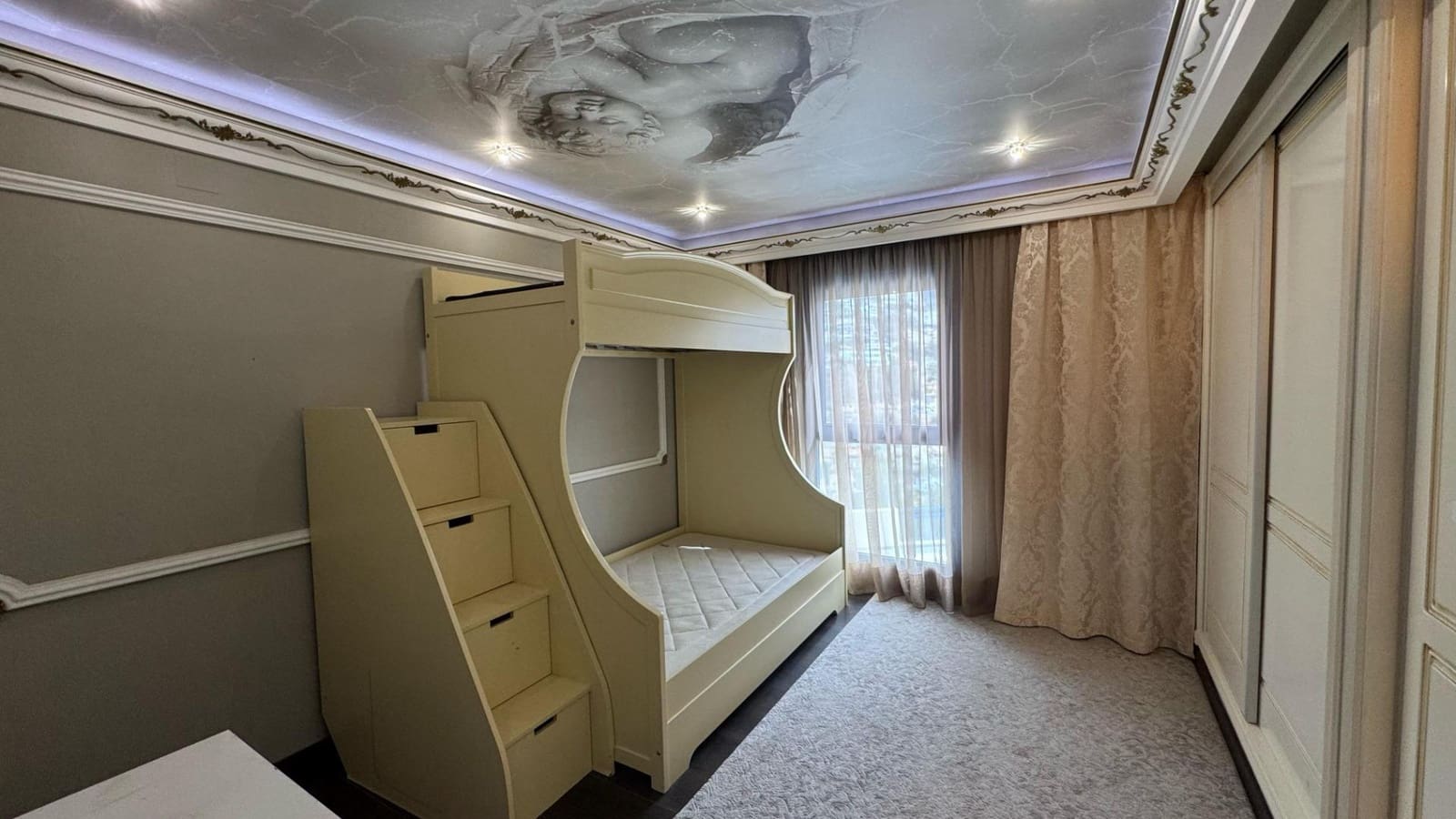 5 bedroom Villa for rent in Altea with pool garage - € 3,500 (Ref: 9719868)