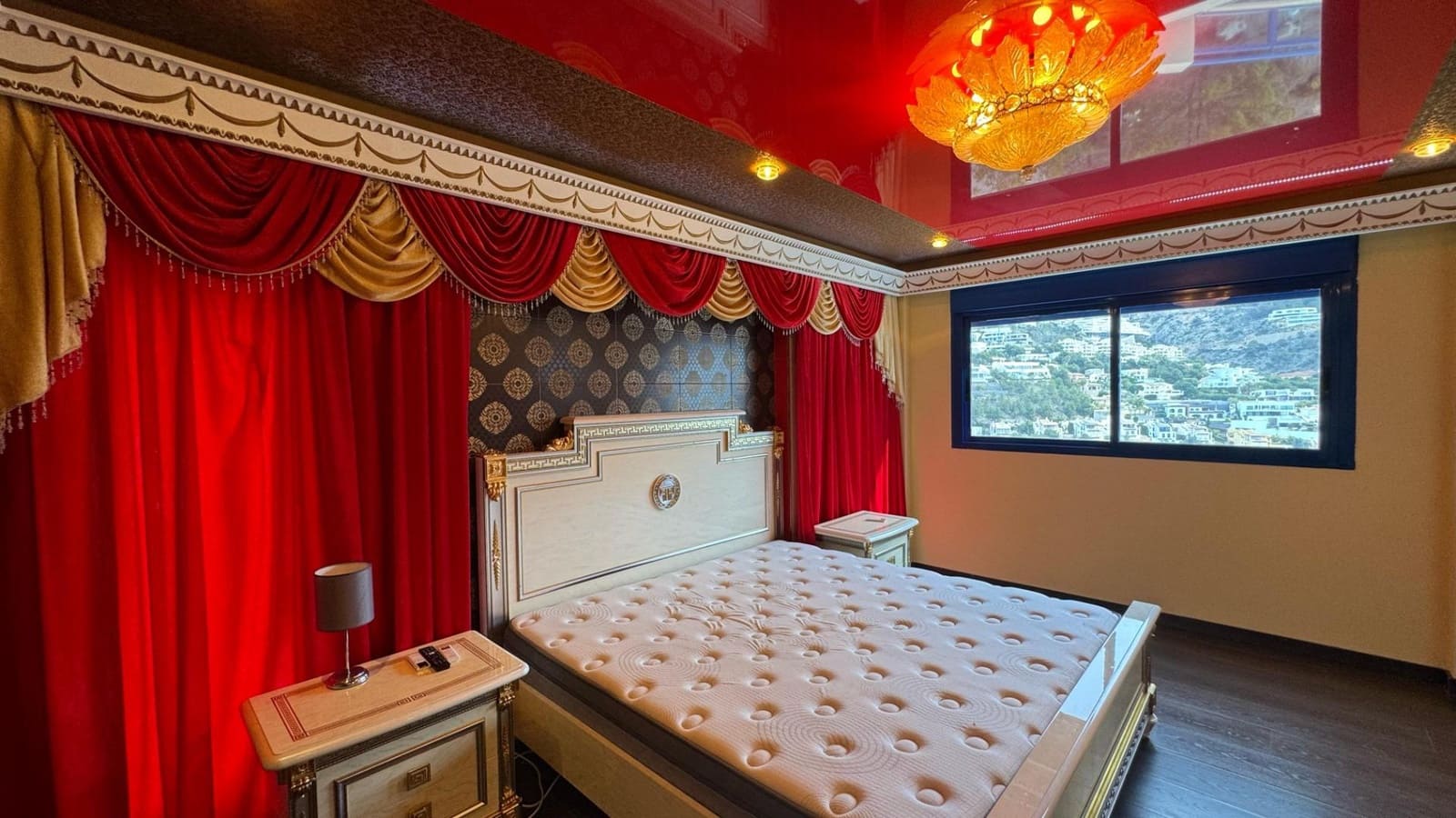 5 bedroom Villa for rent in Altea with pool garage - € 3,500 (Ref: 9719868)