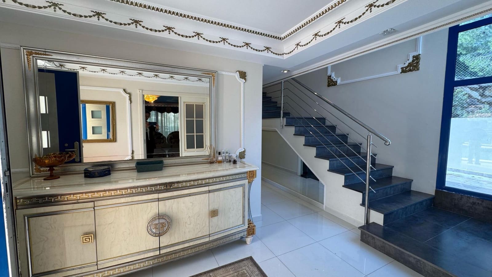 5 bedroom Villa for rent in Altea with pool garage - € 3,500 (Ref: 9719868)