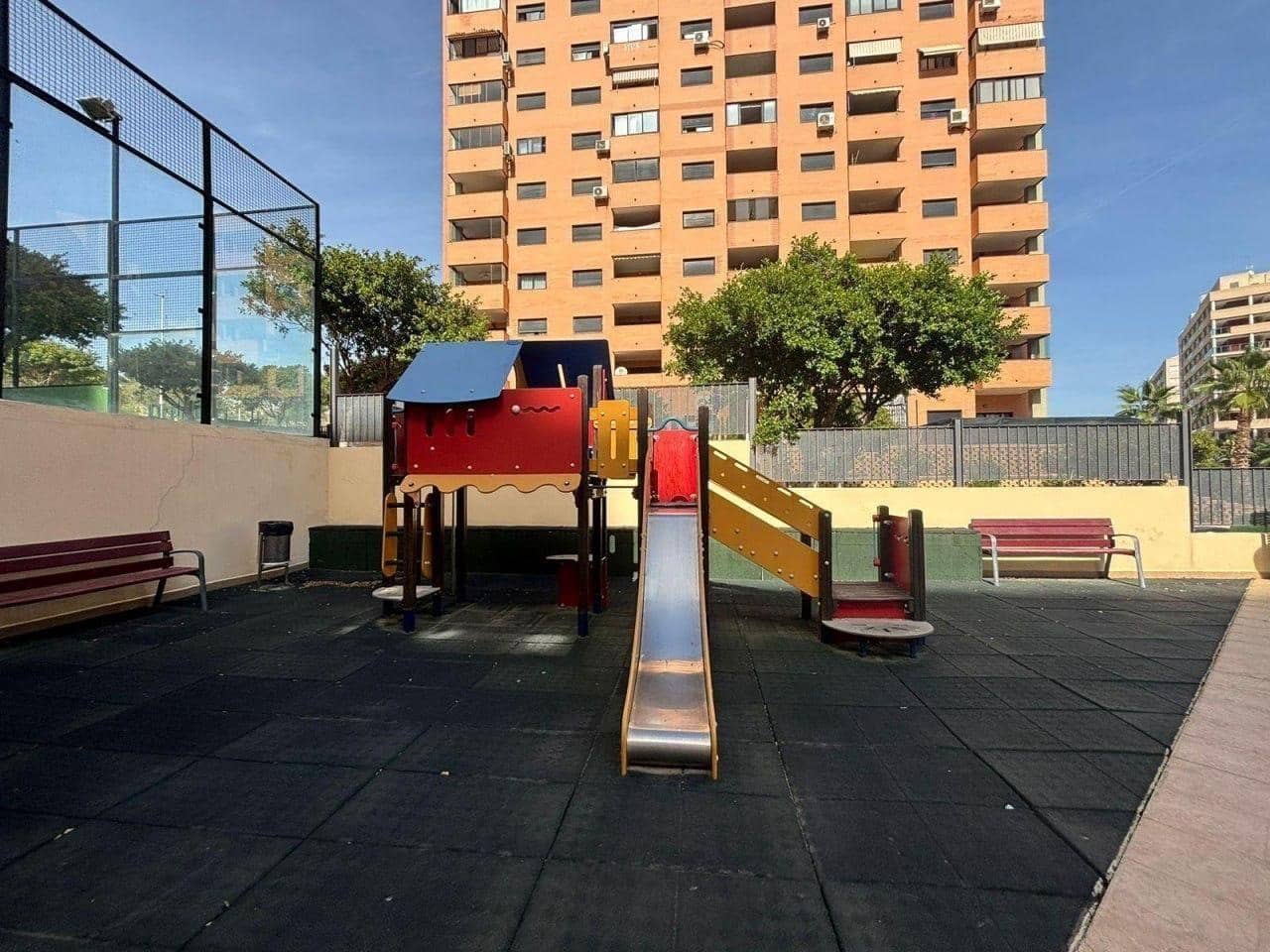 2 bedroom Apartment for sale in La Villajoyosa / Vila Joiosa with pool - € 245,000 (Ref: 9719869)