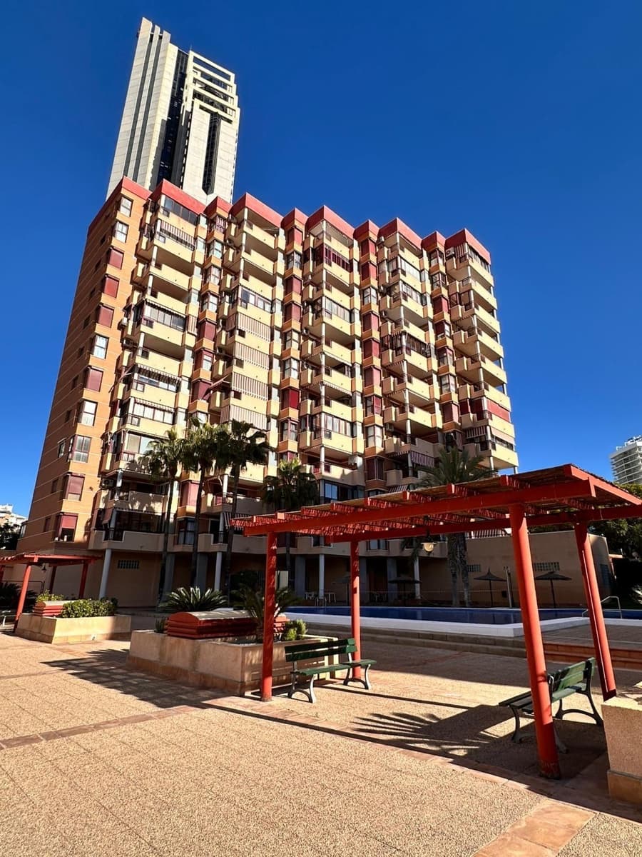 2 makuuhuone Huoneisto myytävänä paikassa Benidorm mukana uima-altaan - 250 000 € (Ref: 9719879)