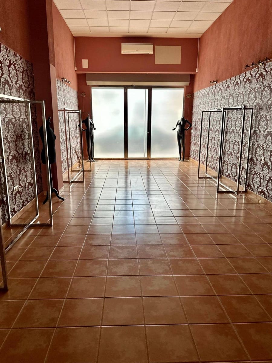 Commercial for rent in Altea - € 1,700 (Ref: 9721652)