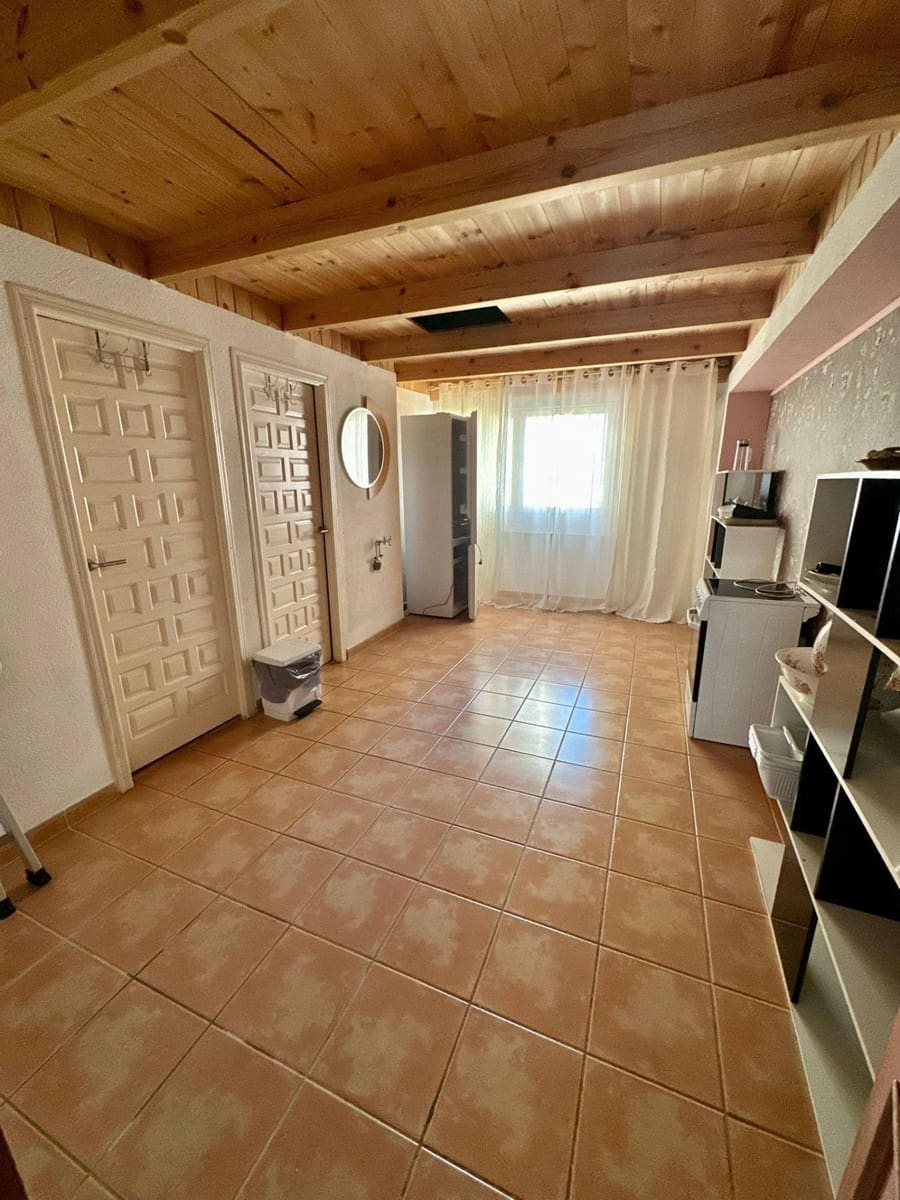 Commercial for rent in Altea - € 1,700 (Ref: 9721652)