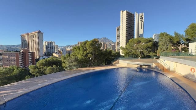 3 sovrum Lägenhet till salu i Benidorm med pool - 520 000 € (Ref: 9730231)