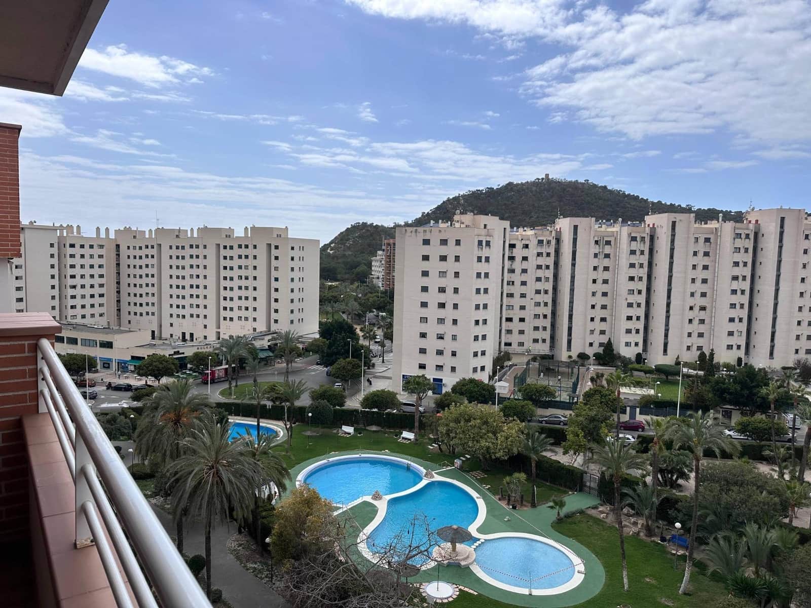 Apartment for sale in La Villajoyosa / Vila Joiosa with pool - € 215,000 (Ref: 9730237)