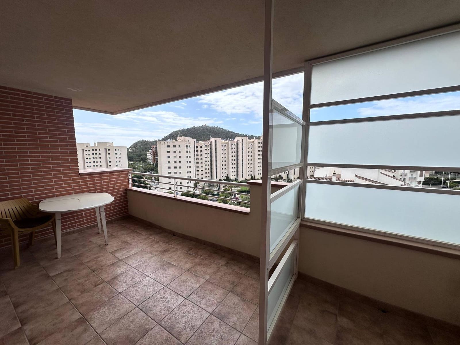 Apartment for sale in La Villajoyosa / Vila Joiosa with pool - € 215,000 (Ref: 9730237)