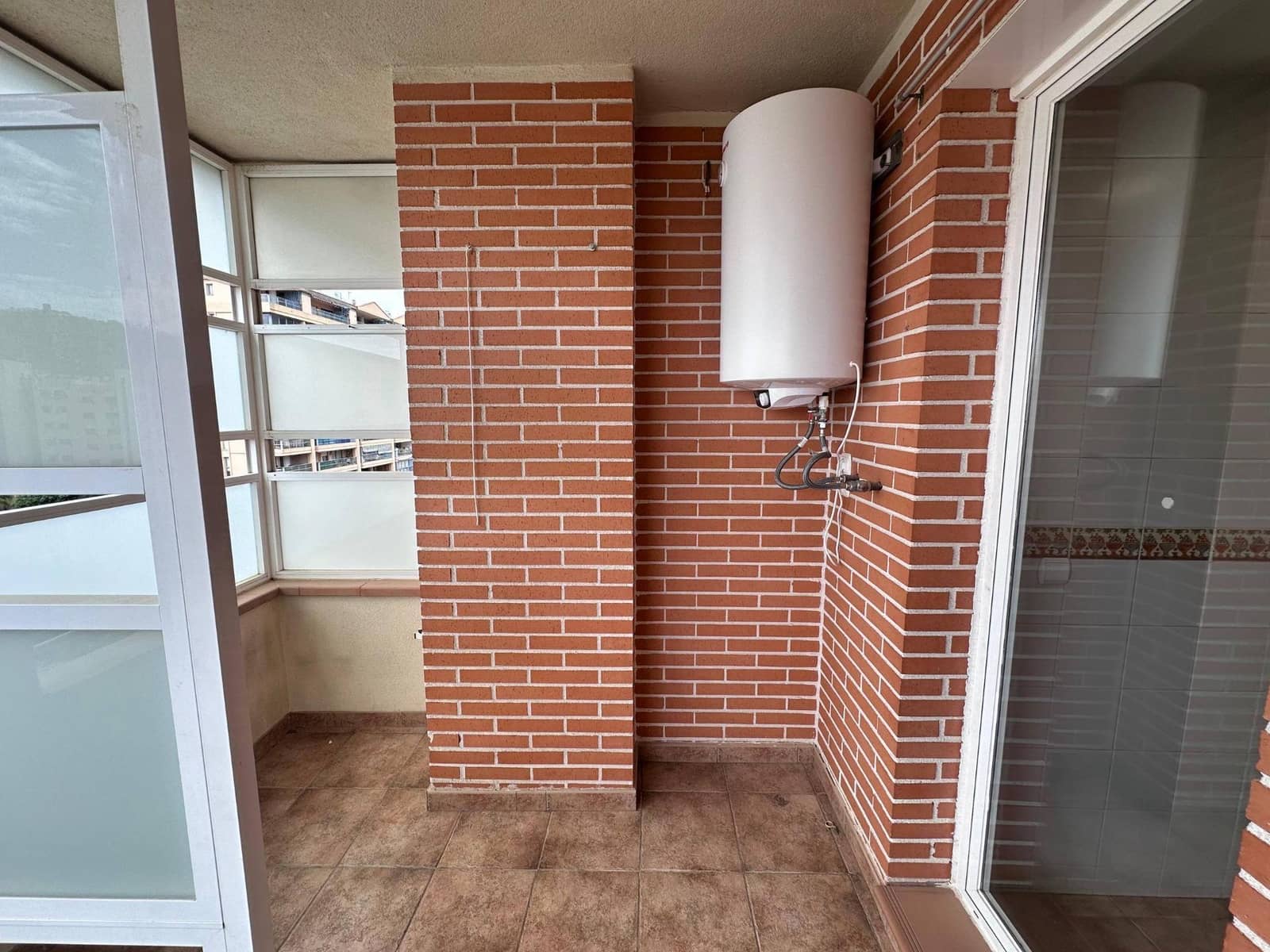 Apartment for sale in La Villajoyosa / Vila Joiosa with pool - € 215,000 (Ref: 9730237)