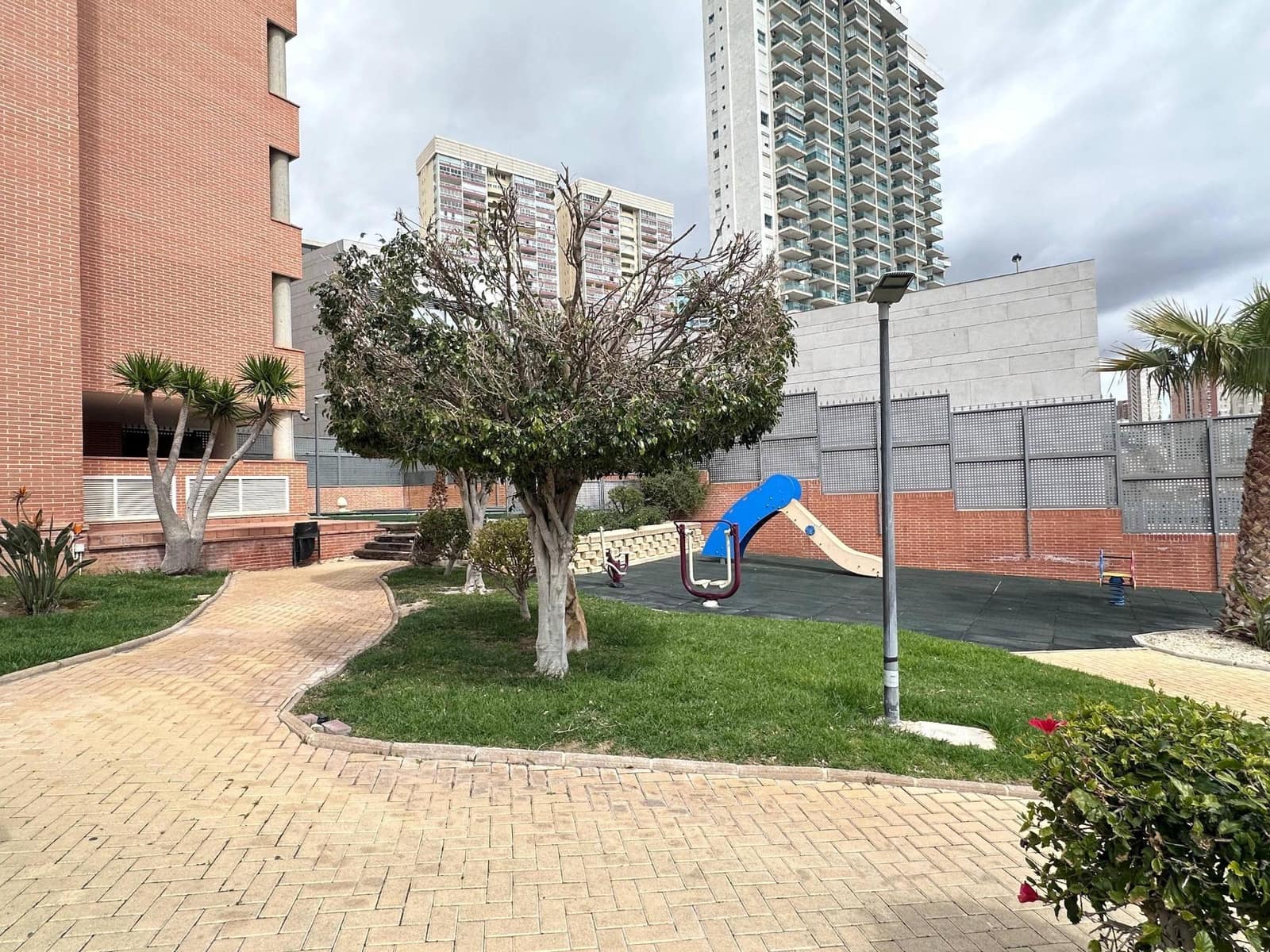 Apartment for sale in La Villajoyosa / Vila Joiosa with pool - € 215,000 (Ref: 9730237)