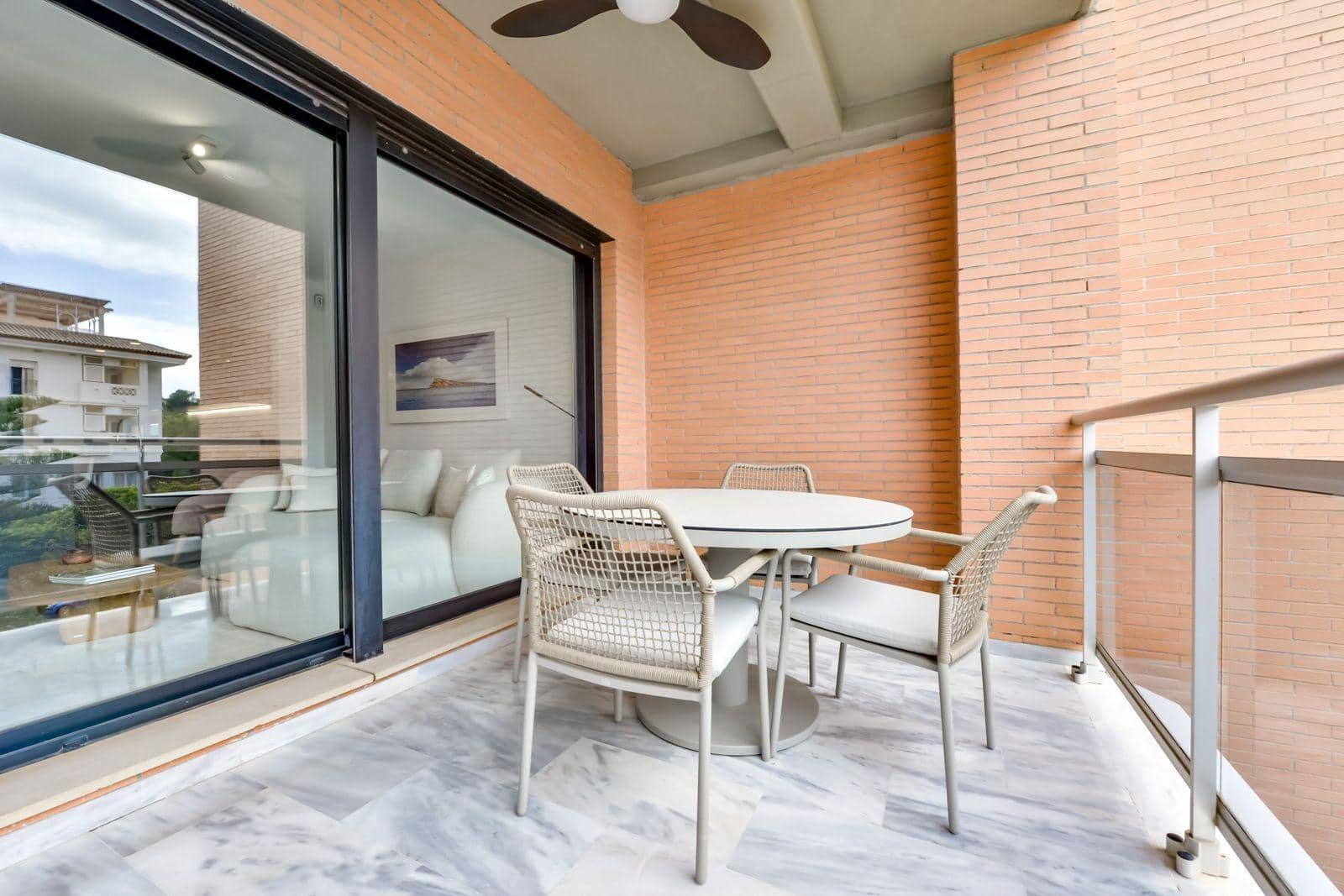 2 makuuhuone Huoneisto myytävänä paikassa La Villajoyosa / Vila Joiosa mukana uima-altaan 
autotalli - 350 000 € (Ref: 9738504)