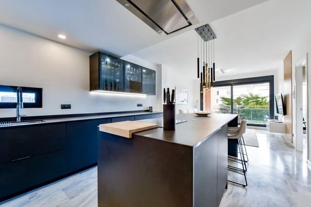2 makuuhuone Huoneisto myytävänä paikassa La Villajoyosa / Vila Joiosa mukana uima-altaan 
autotalli - 350 000 € (Ref: 9738504)
