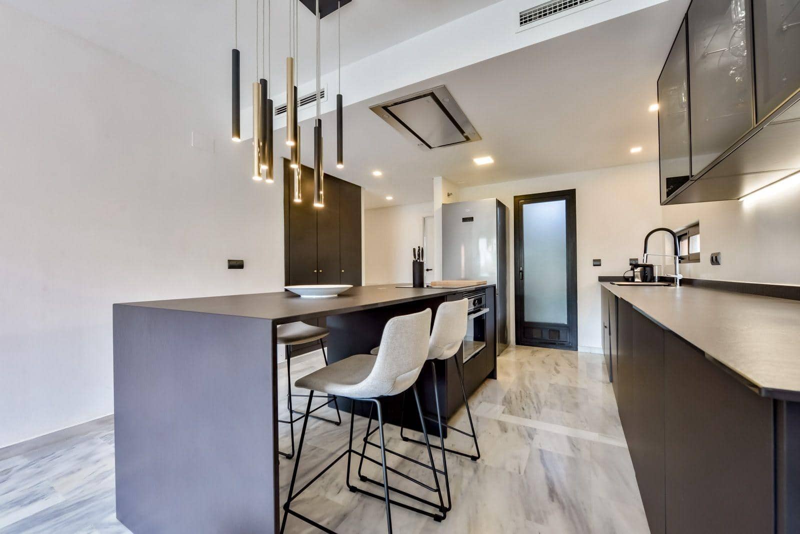 2 makuuhuone Huoneisto myytävänä paikassa La Villajoyosa / Vila Joiosa mukana uima-altaan 
autotalli - 350 000 € (Ref: 9738504)