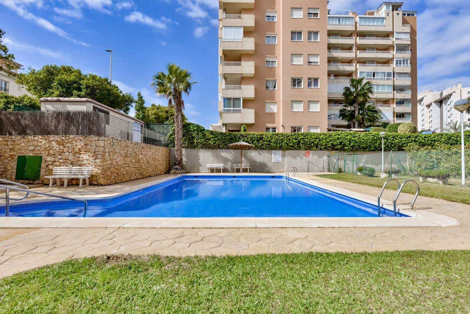2 makuuhuone Huoneisto myytävänä paikassa La Villajoyosa / Vila Joiosa mukana uima-altaan 
autotalli - 350 000 € (Ref: 9738504)