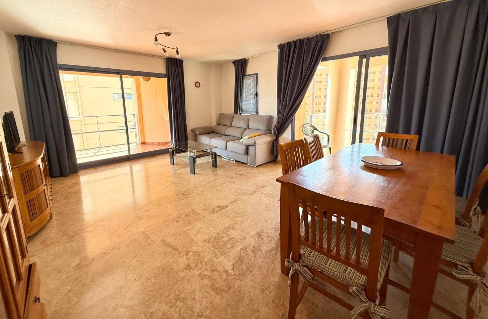 Apartamento de 2 habitaciones en La Villajoyosa / Vila Joiosa en venta con piscina garaje - 340.000 € (Ref: 9747807)