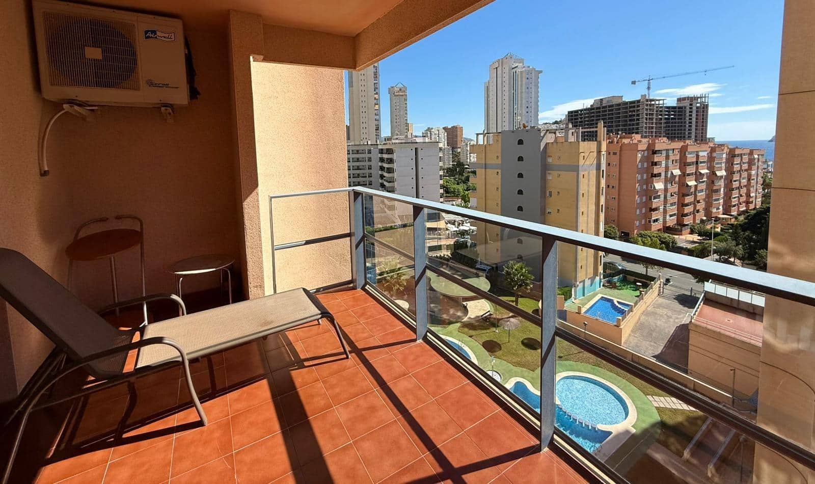 Apartamento de 2 habitaciones en La Villajoyosa / Vila Joiosa en venta con piscina garaje - 340.000 € (Ref: 9747807)
