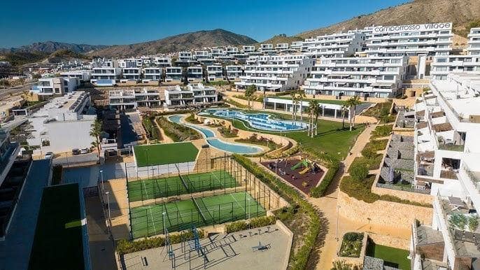 Chalet de 3 habitaciones en Finestrat en venta con piscina - 375.000 € (Ref: 9747810)