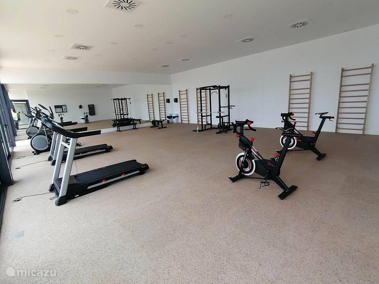 Chalet de 3 habitaciones en Finestrat en venta con piscina - 375.000 € (Ref: 9747810)