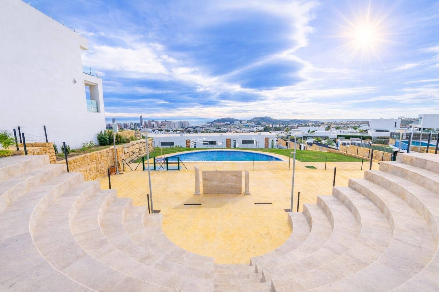 Chalet de 3 habitaciones en Finestrat en venta con piscina - 375.000 € (Ref: 9747810)