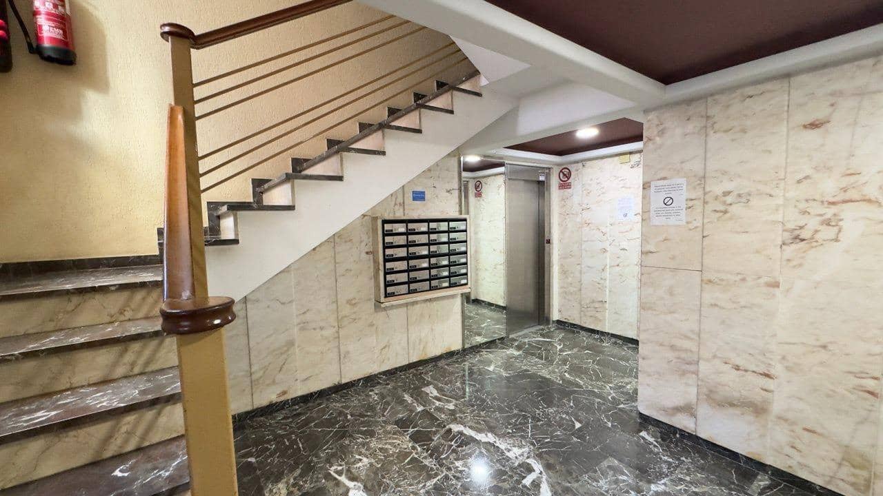 3 sypialnia Apartament na sprzedaż w Benidorm z basenem - 514 000 € (Ref: 9747814)